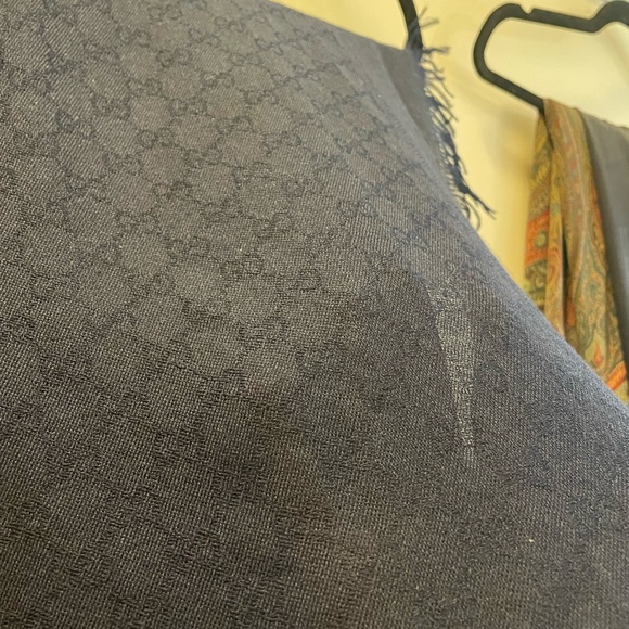 Auth Gucci Scarf - Picture 2 of 8